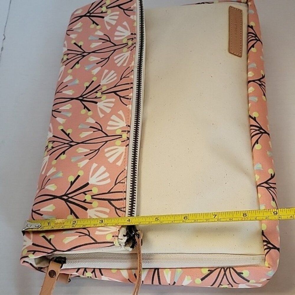 Petunia Pickle Bottom Diaper Bag Birch Blissful Brisbane Shoulder Crossbody Baby - Picture 7 of 16